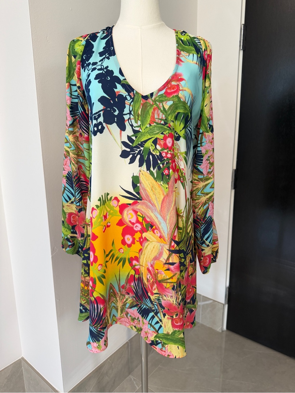 Rubber Ducky Productions, Inc. Multicolor Tropical V-Neck Long Sleeve Dress